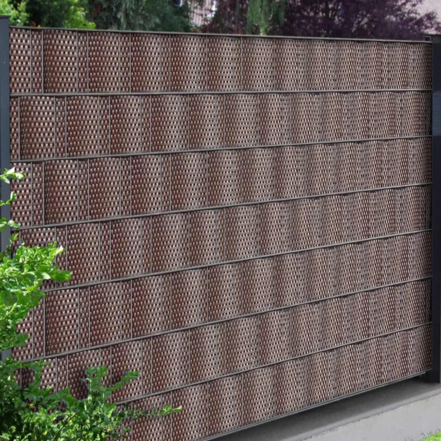 Geflecht-Sichtschutz in Braun